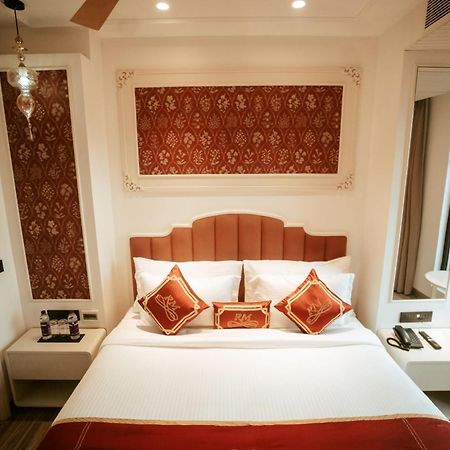 Stamps Red Martin By Eight Continents - 70 Steps From Golden Temple Hotell Amritsar Exteriör bild