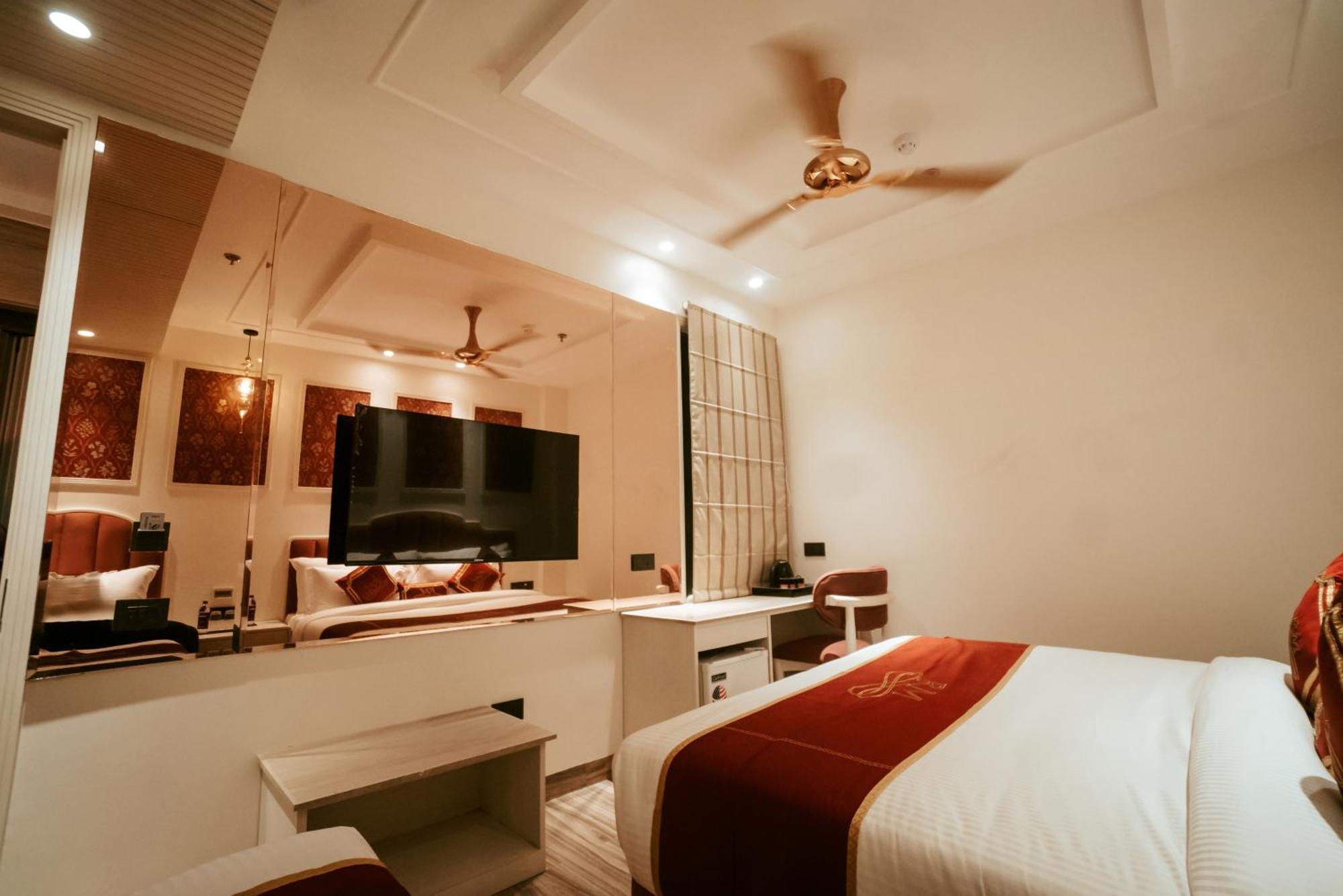 Stamps Red Martin By Eight Continents - 70 Steps From Golden Temple Hotell Amritsar Exteriör bild