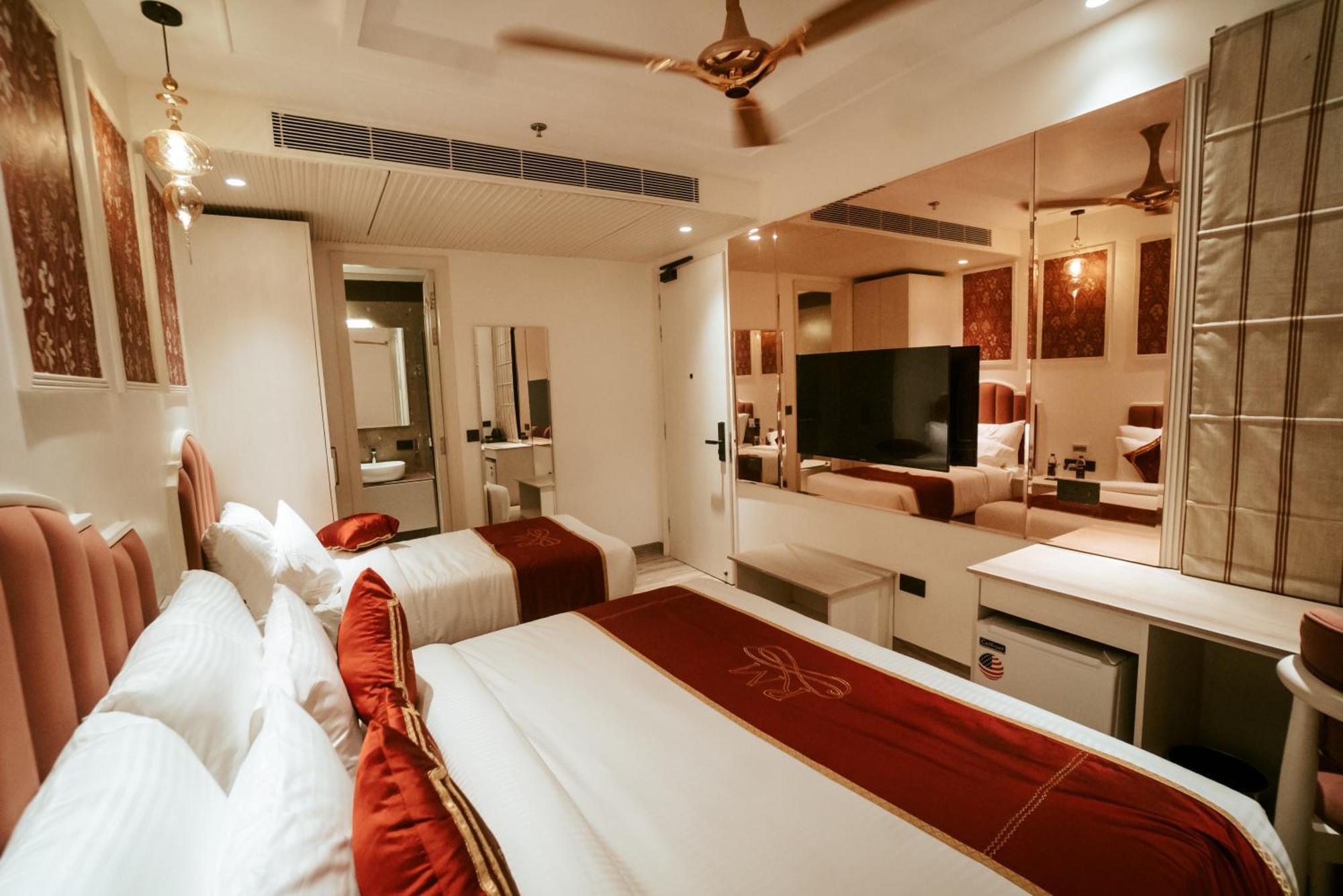 Stamps Red Martin By Eight Continents - 70 Steps From Golden Temple Hotell Amritsar Exteriör bild