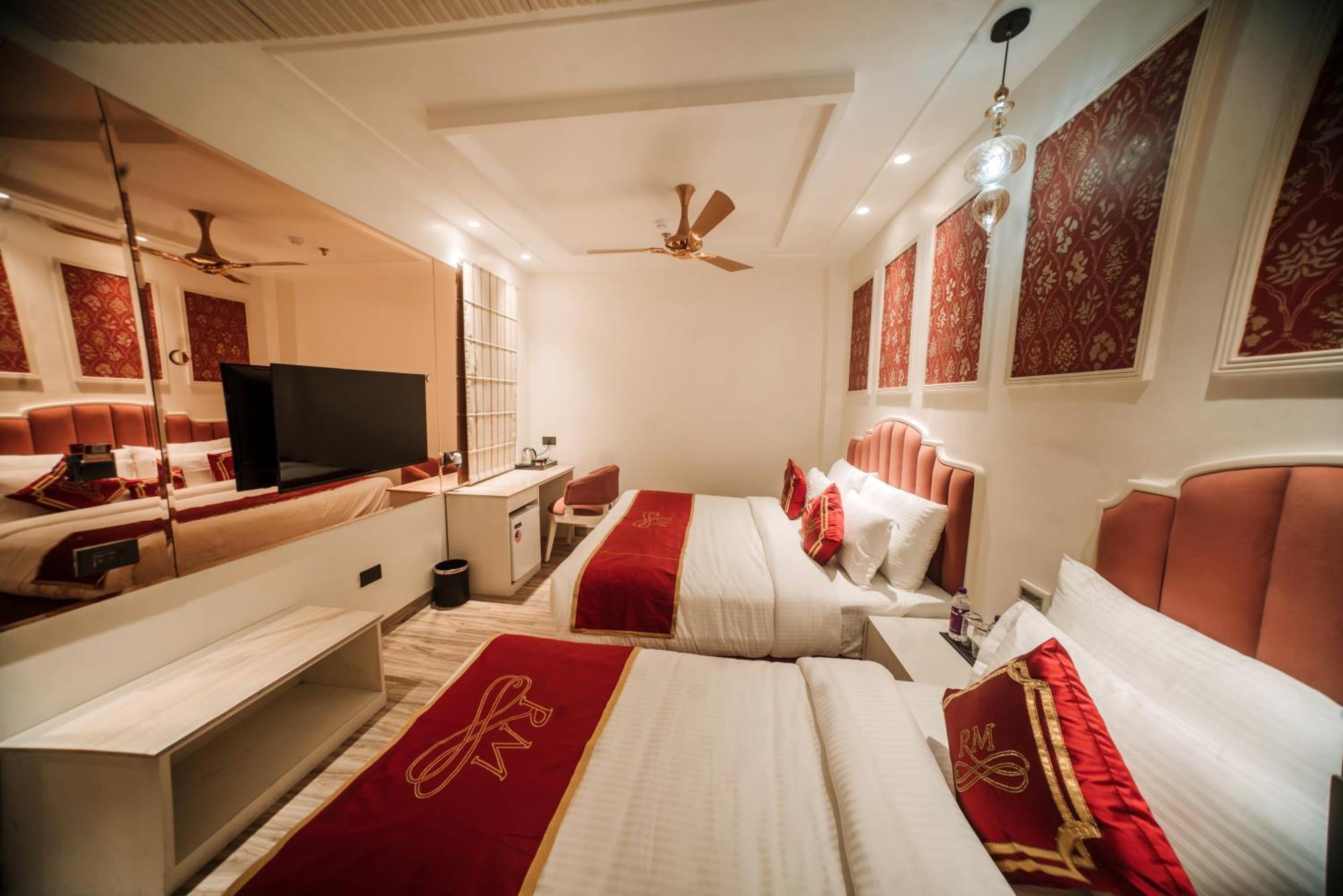 Stamps Red Martin By Eight Continents - 70 Steps From Golden Temple Hotell Amritsar Exteriör bild