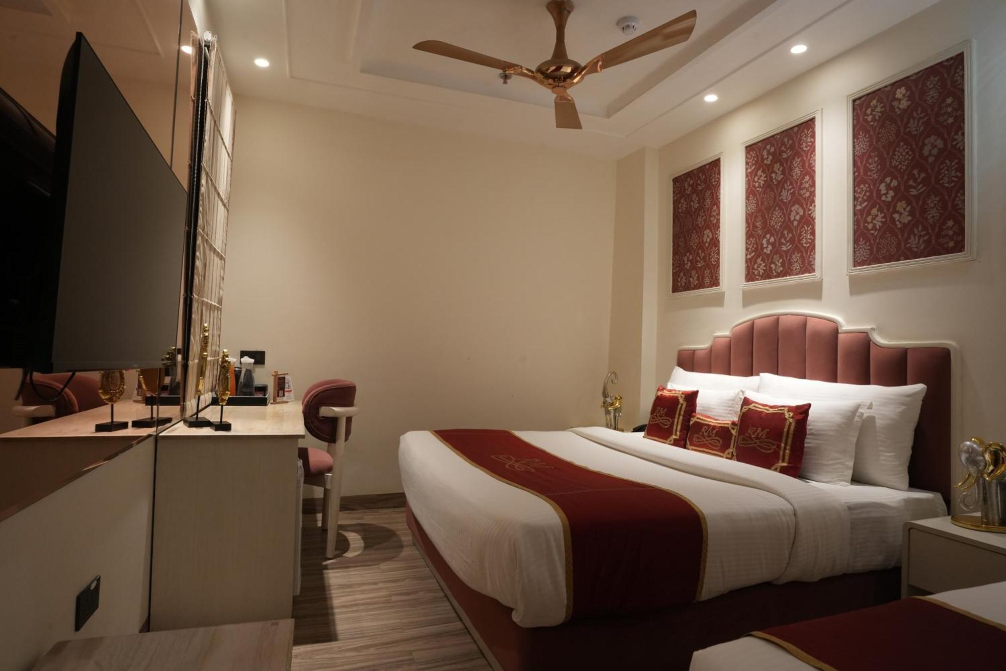 Stamps Red Martin By Eight Continents - 70 Steps From Golden Temple Hotell Amritsar Exteriör bild