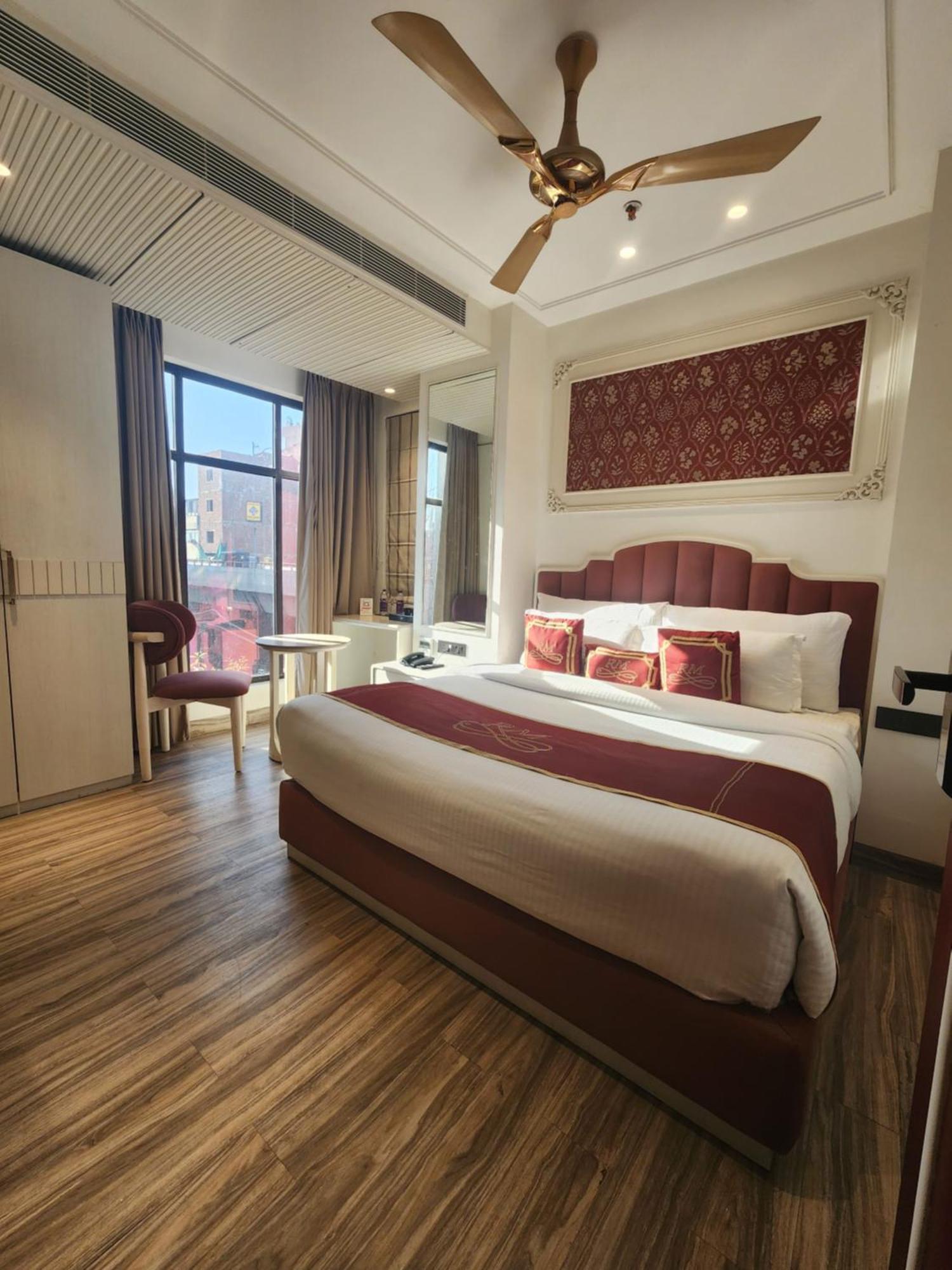 Stamps Red Martin By Eight Continents - 70 Steps From Golden Temple Hotell Amritsar Exteriör bild